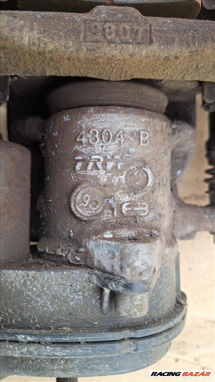 Opel Astra K elektromos hátsó féknyereg 4. kép