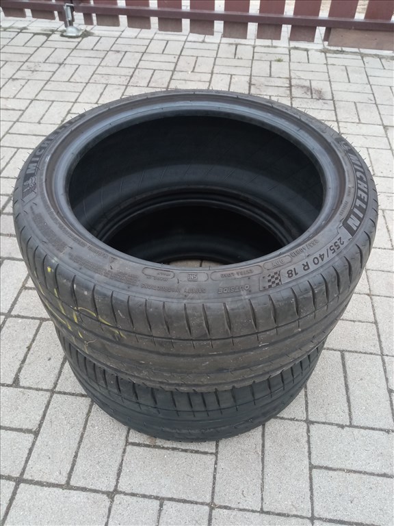  255/40R18" újszerű Michelin Pilot Sport 4 ZP nyári gumi eladó 2db. 2021-es! 1. kép