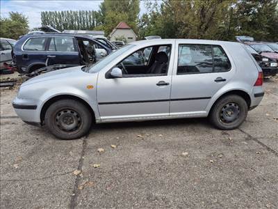 Volkswagen Golf IV 1.6 ajtó 
