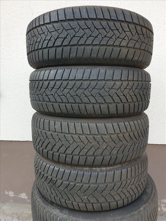  215/60 17 Dunlop Wintersport 5 SUV 1. kép