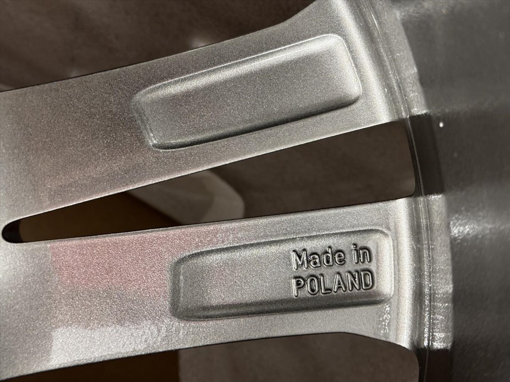 R18 Original Volkswagen 8J ET40 - 3G8 601 025N / 3G8601025N 1db alufelni felni 3. kép