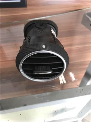 Audi A3 (8P) légbefúvó 8p0820901d