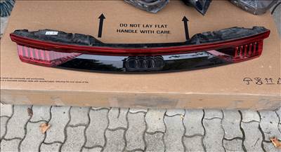 Audi Q8 Hátsó lámpa 4m8945095s