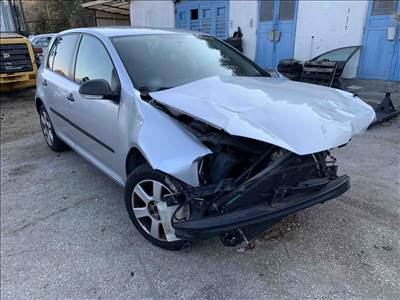 Volkswagen Golf V bontott alkatrészei