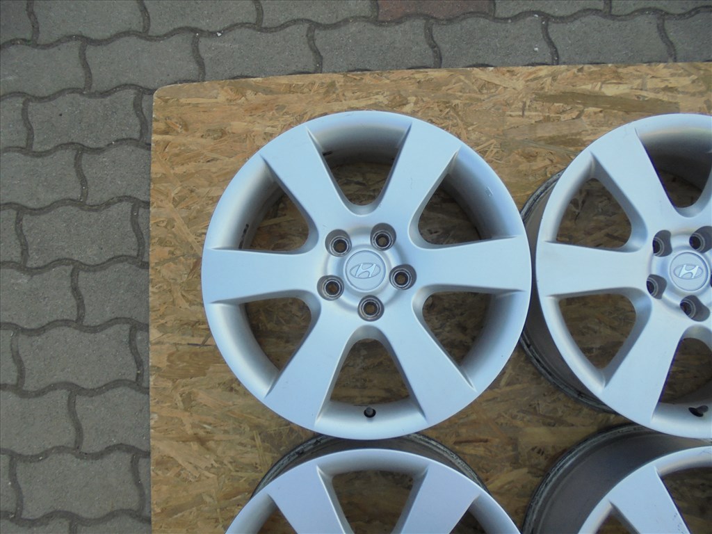 18-as Hyundai gyári alufelni eladó 2. kép