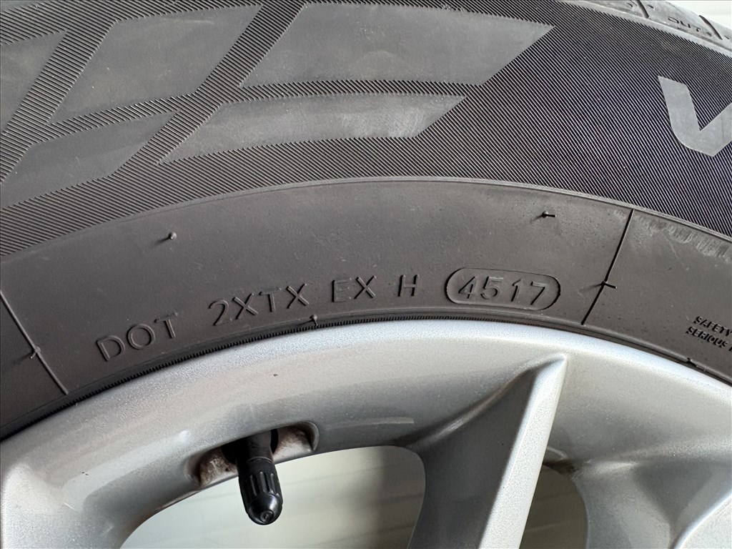 Hyundai 5x114.3 16" alufelnik nyári gumikkal olcsón 6. kép