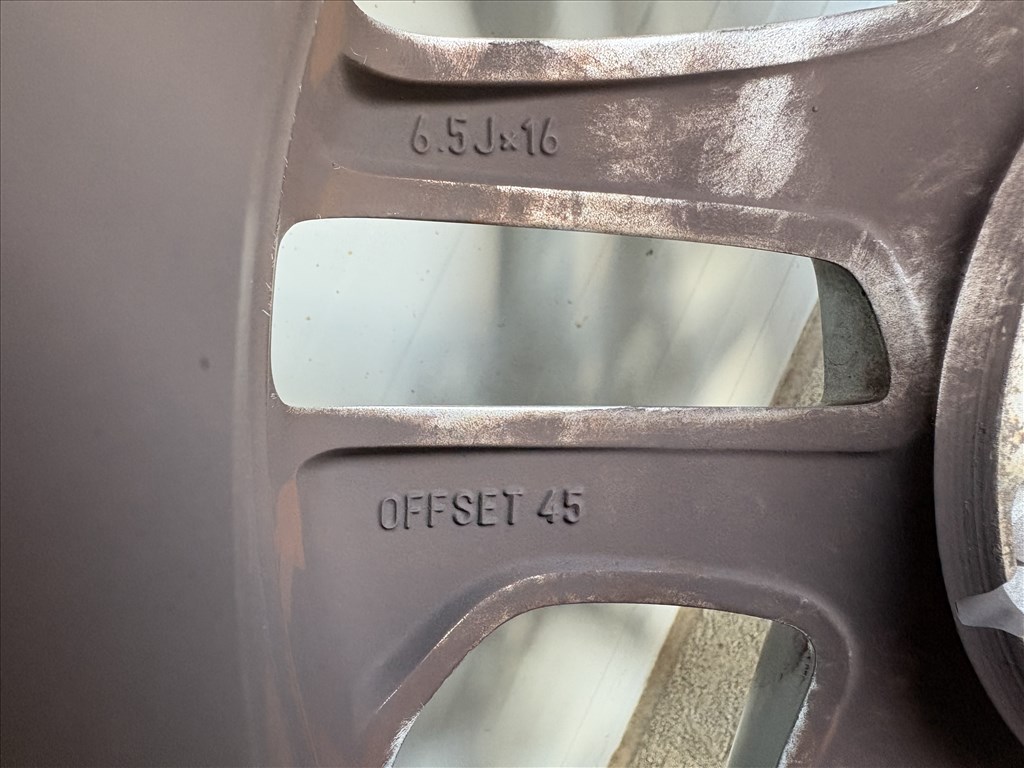 Hyundai 5x114.3 16" alufelnik nyári gumikkal olcsón 8. kép