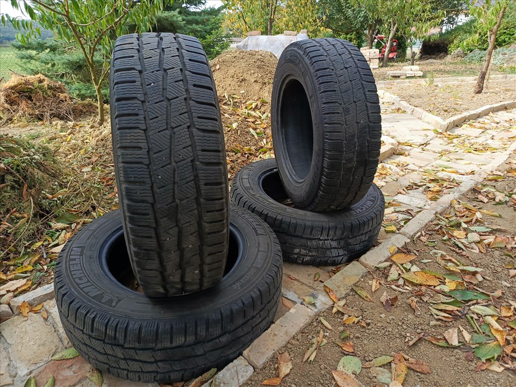  215/6516" újszerű Michelin téli gumi gumi 1. kép