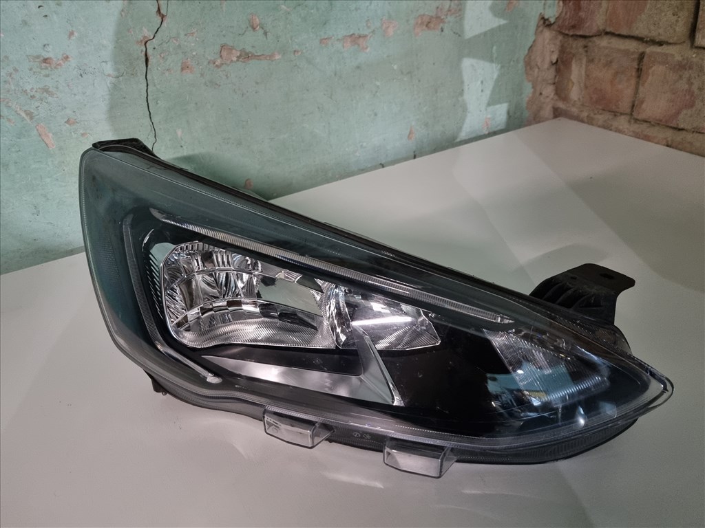 Ford Focus Mk4 Jobb első fényszóró (2018-) 1. kép