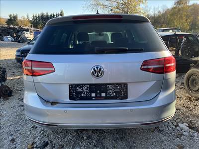 Volkswagen Passat B8 lámpák nélküli csomagtér ajtó LA7W 