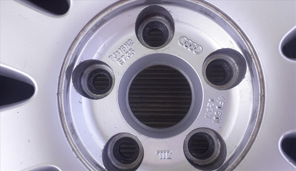 Audi 16 16" gyári alufelnik 5x112 4F0601025N 4. kép