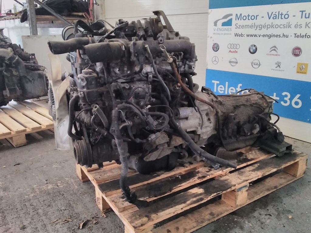 Mitsubishi 4M41 bontott motor  3. kép