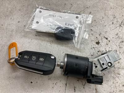 PEUGEOT 208 Gyújtáskapcsoló