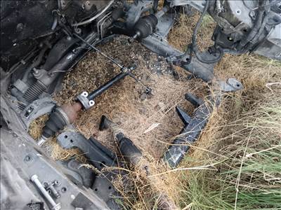 Opel Astra H bölcső 