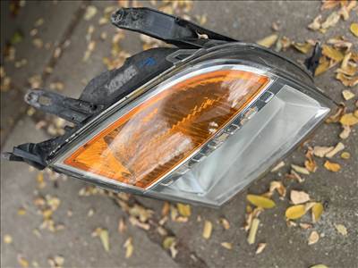 Ford Fusion Jobb első fényszóró 