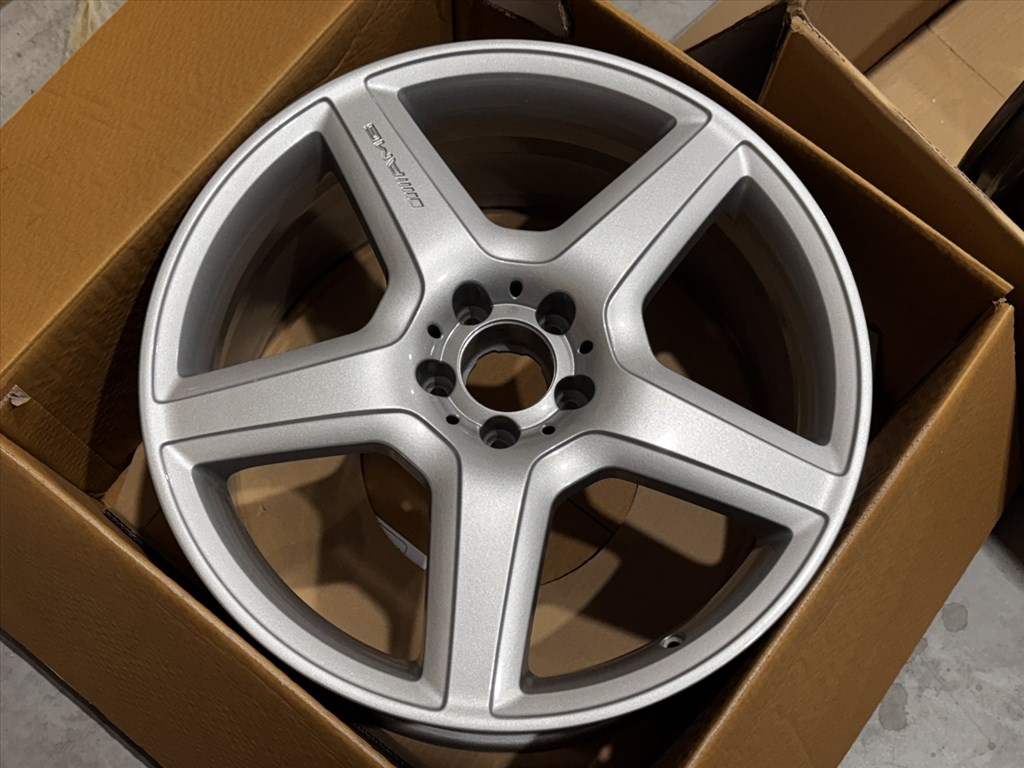 R20 Original Mercedes 9.5J ET43 - A221 401 2502  / A2214012502 1db alufelni felni 1. kép