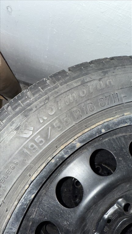  5x120 lyukosztású 16" használt lemezfelni, rajta 195/55 használt Kormoran téli gumi gumi  4. kép