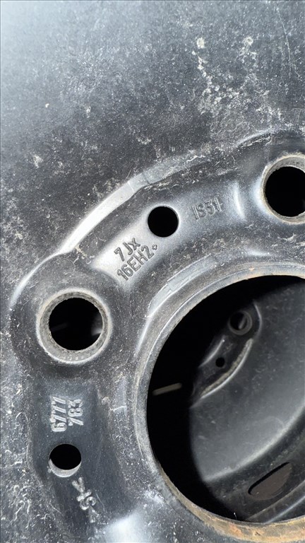  5x120 lyukosztású 16" használt lemezfelni, rajta 195/55 használt Kormoran téli gumi gumi  5. kép