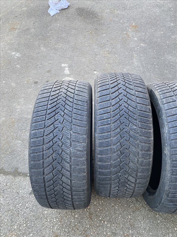  235/45R18 használt Semperit Speed Grip téli gumi garnitúra  2. kép