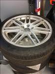  5x100 lyukosztású 19" újszerű (gyári felni) alufelni, rajta 245/40 újszerű nyári gumi gumi 