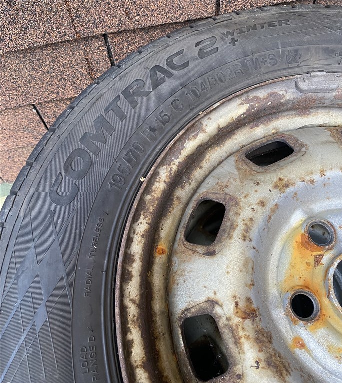 Volkswagen Transporter t4 lemezfelni 15” téli Gumival 195/70/15 C 3. kép