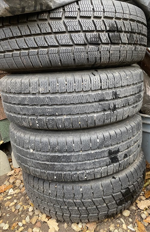 Volkswagen Transporter t4 lemezfelni 15” téli Gumival 195/70/15 C 5. kép