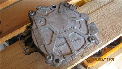 Audi A4 (B8 - 8K) 2.0 TDI quattro Vákuumszivattyú  03l145100f