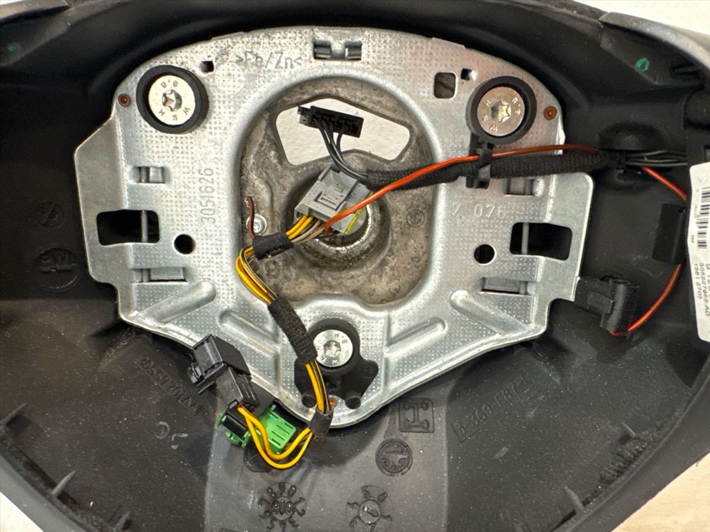 BMW E87 E82 E88 E90 E91 E92 E93 gyári M kormány 3051626 6. kép