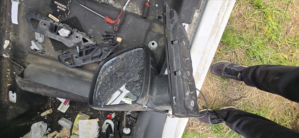 Volkswagen Caddy III bontott alkatrészei 1.6tdi CAY 3. kép