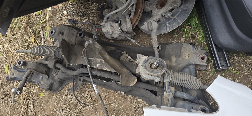 Volkswagen Caddy III bontott alkatrészei 1.6tdi CAY 17. kép