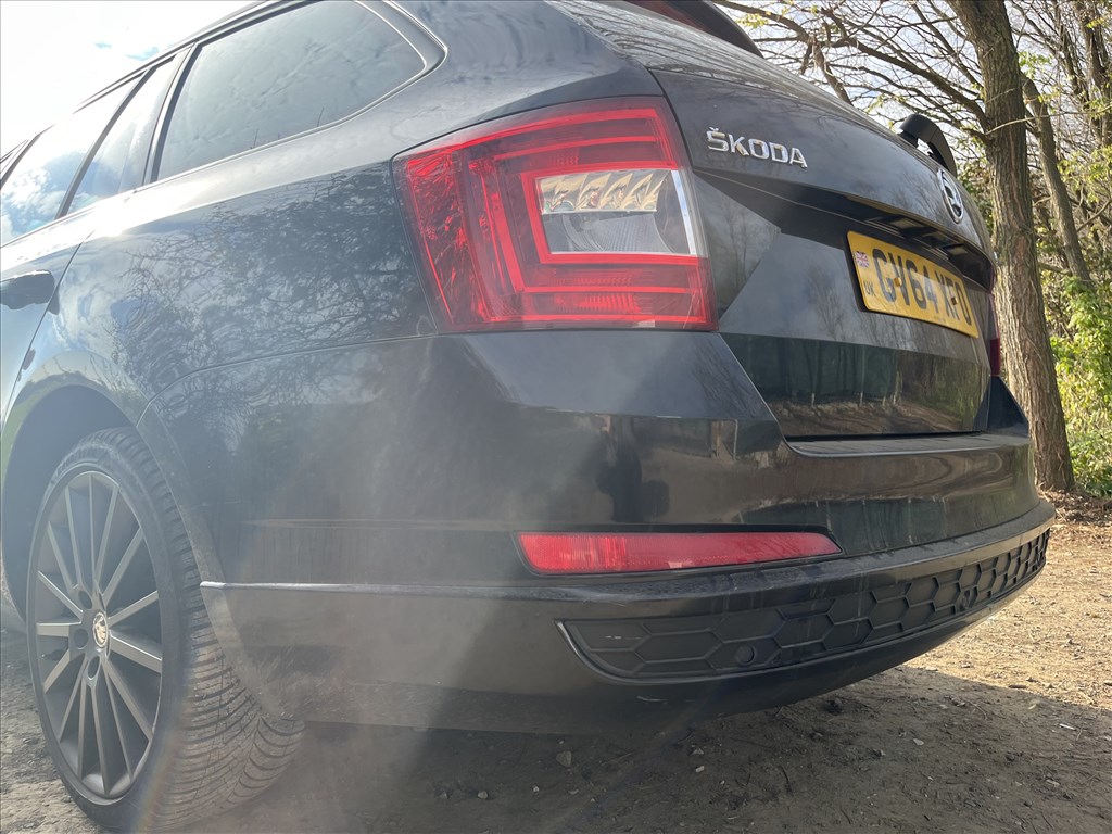 Skoda Octavia III Hátsó lökhárító LC9Z 1. kép