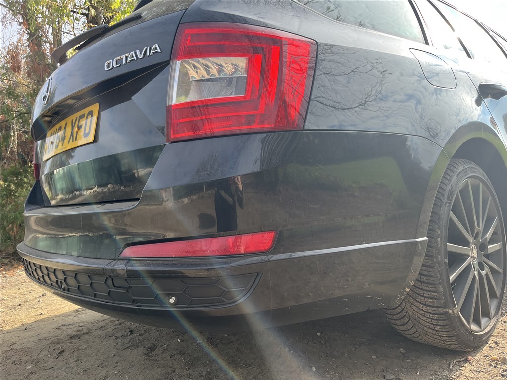 Skoda Octavia III Hátsó lökhárító LC9Z 3. kép