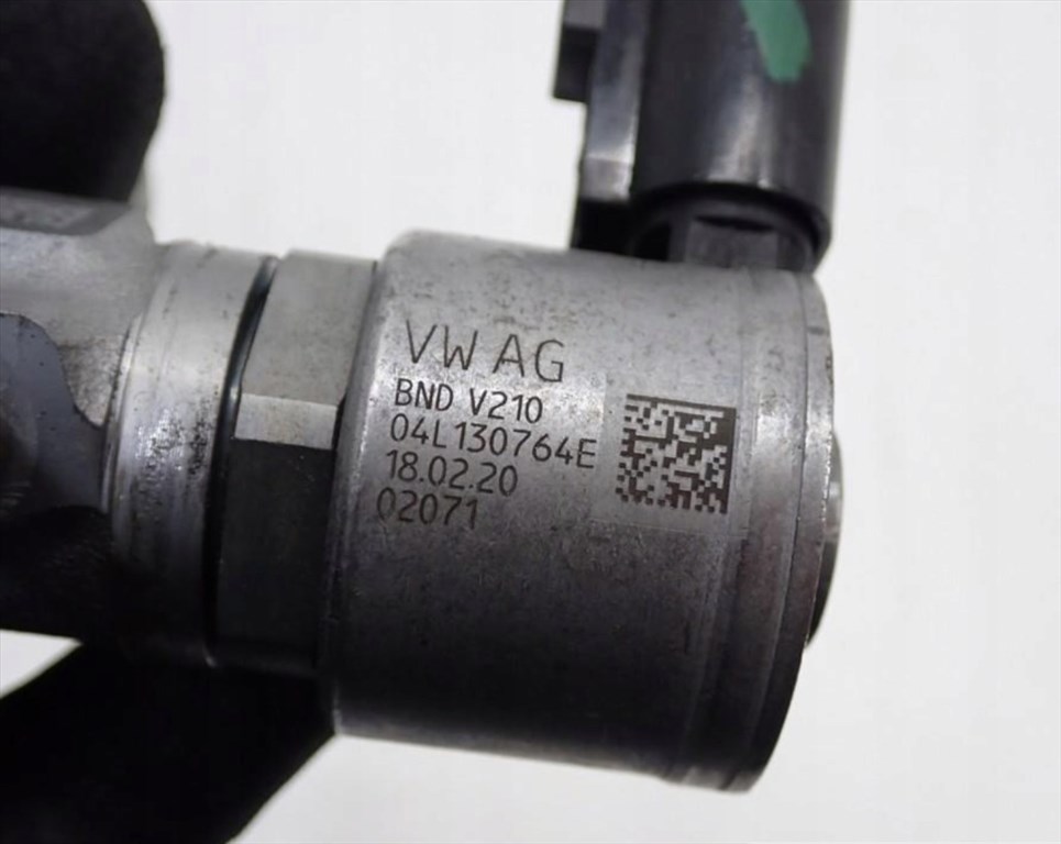 Audi A4 (B9 - 8W), Audi A5 (B9 - 8W) 2.0 TDI railcső, nyomásszabályzó szelep 04l130764e 04L130764E 2. kép