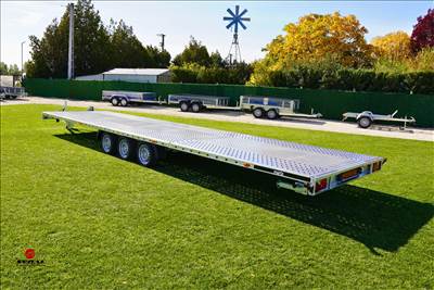 Új 8.5m-es autószállító utánfutó (3500kg-os) most bruttó 3.190.000 Ft