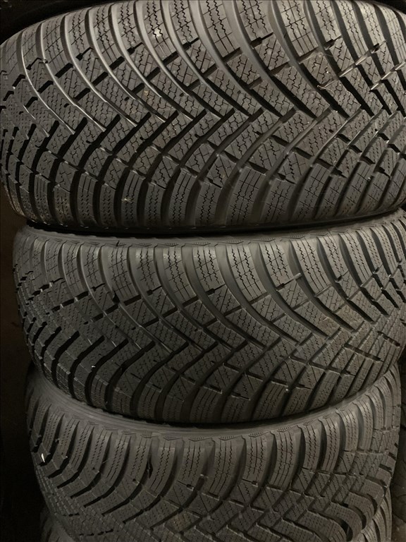  225/4517" új Hankook téli gumi gumi 1. kép