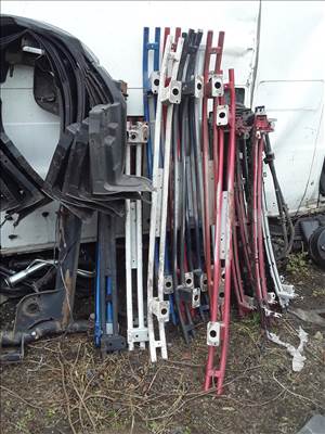 Suzuki Swift  lökhárító merevítő 