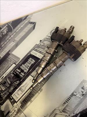 Bmw e88 e90 f07 f10 f12 f01 e70 injektor  758526112