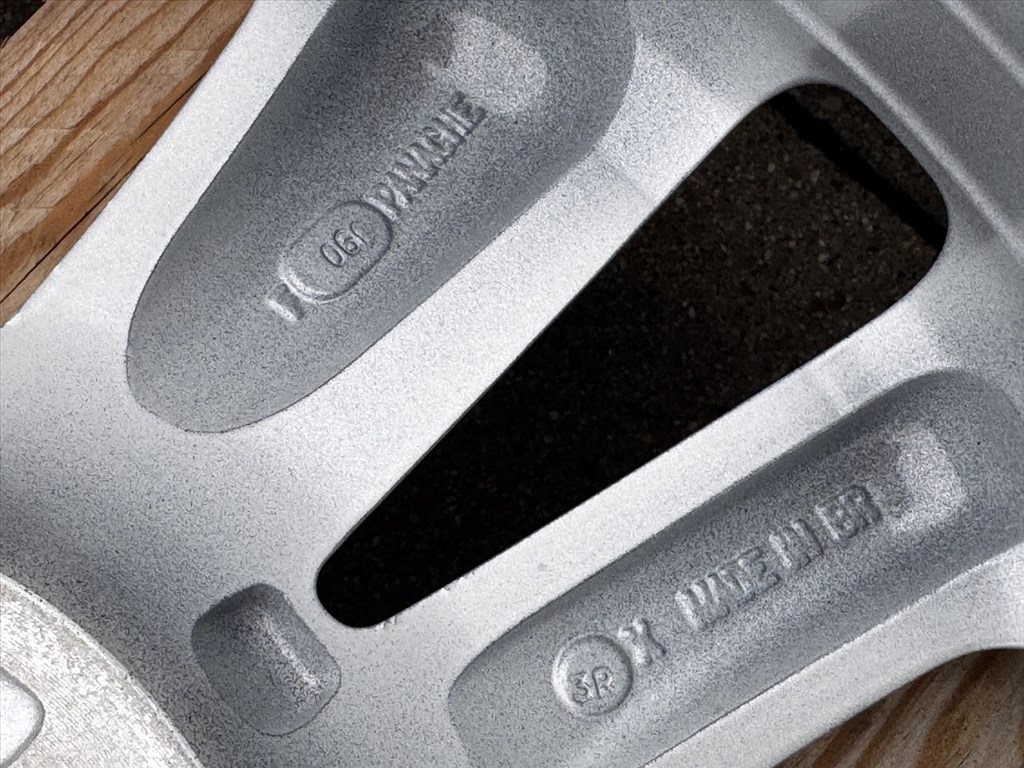 R16 4x100 Original Renault Dacia 6J ET37 / Dacia Lodgy Logan Sandero Stepway  8. kép