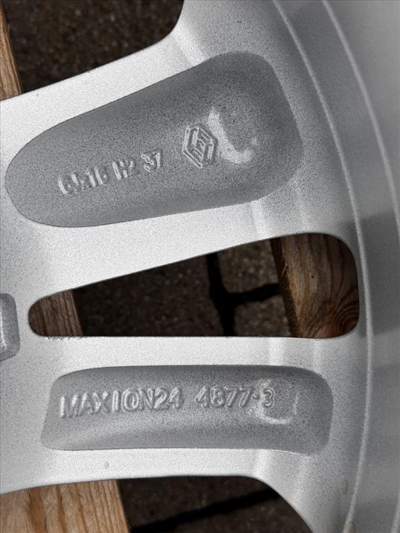 R16 4x100 Original Renault Dacia 6J ET37 / Dacia Lodgy Logan Sandero Stepway  9. kép