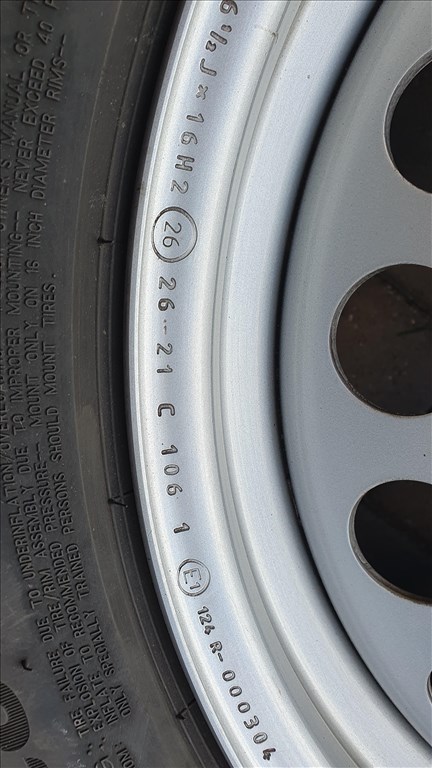  5x112 lyukosztású 16" használt lemezfelni, rajta 205/60 használt Bridgestone téli gumi gumi  3. kép