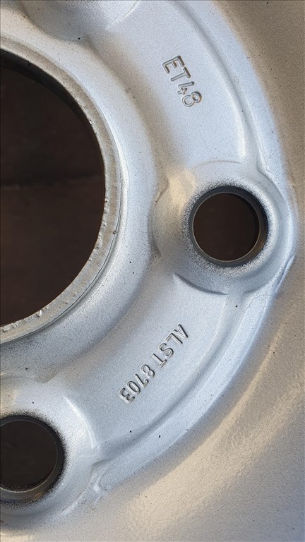  5x112 lyukosztású 16" használt lemezfelni, rajta 205/60 használt Bridgestone téli gumi gumi  4. kép