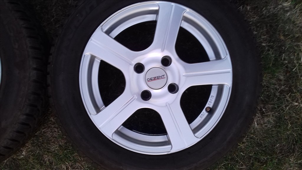  4x108 lyukosztású 6,5JJ 15" használt alufelni téli gumival Ford típusaira 4. kép