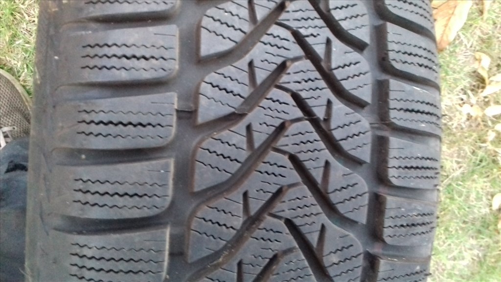  4x108 lyukosztású 6,5JJ 15" használt alufelni téli gumival Ford típusaira 6. kép