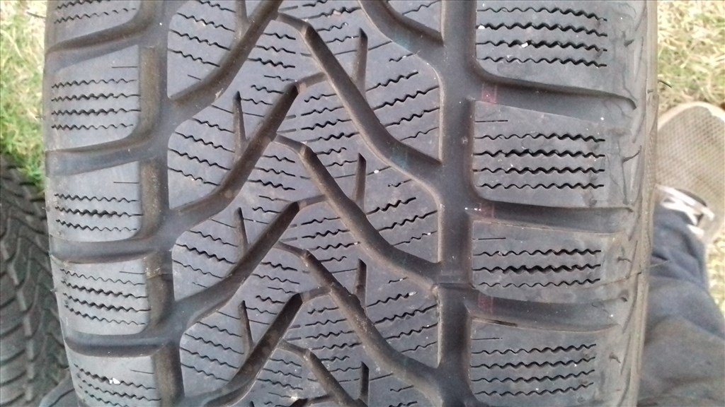  4x108 lyukosztású 6,5JJ 15" használt alufelni téli gumival Ford típusaira 7. kép