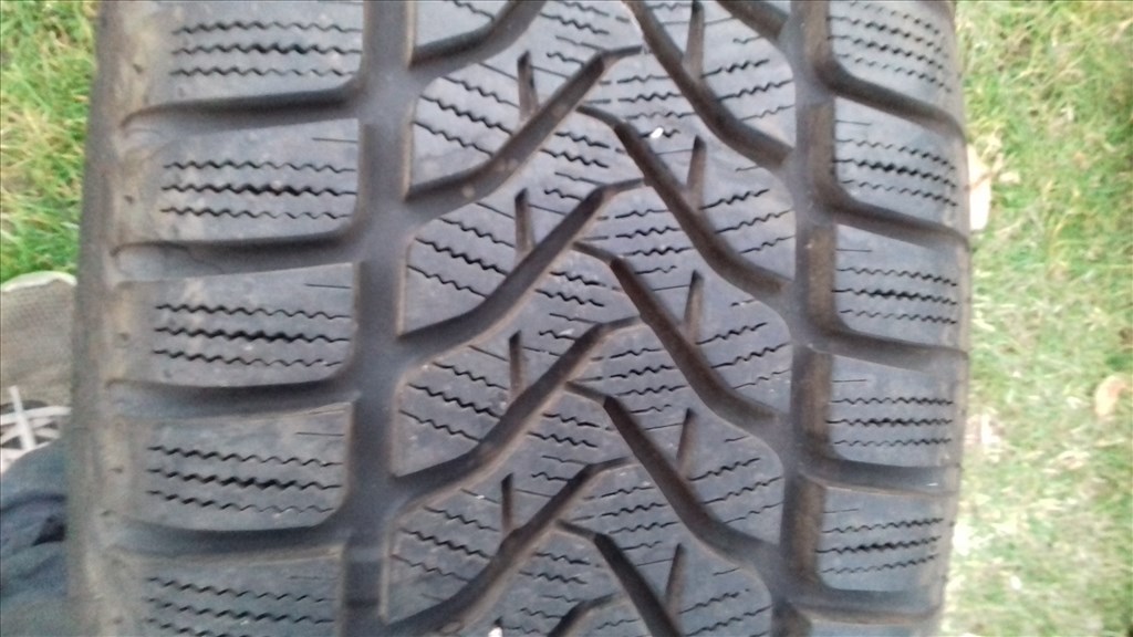  4x108 lyukosztású 6,5JJ 15" használt alufelni téli gumival Ford típusaira 8. kép