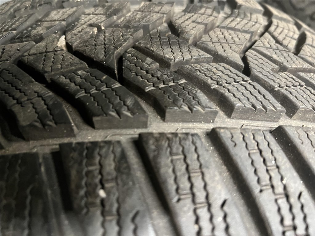 19 Gyari Audi A5 A6 A7 A8 Vw Tiguan Javitas mentes alufelni Teligumikkal jeladókkal szerelve! 5x112 3. kép