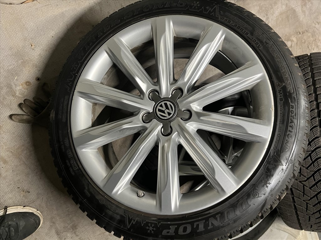 19 Gyari Audi A5 A6 A7 A8 Vw Tiguan Javitas mentes alufelni Teligumikkal jeladókkal szerelve! 5x112 4. kép