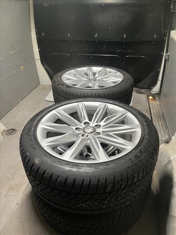 19 Gyari Audi A5 A6 A7 A8 Vw Tiguan Javitas mentes alufelni Teligumikkal jeladókkal szerelve! 5x112 5. kép