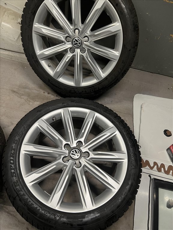 19 Gyari Audi A5 A6 A7 A8 Vw Tiguan Javitas mentes alufelni Teligumikkal jeladókkal szerelve! 5x112 6. kép