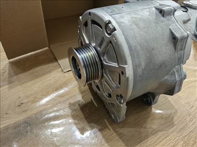 Audi A6 (C7 - 4G) generátor  057903015d